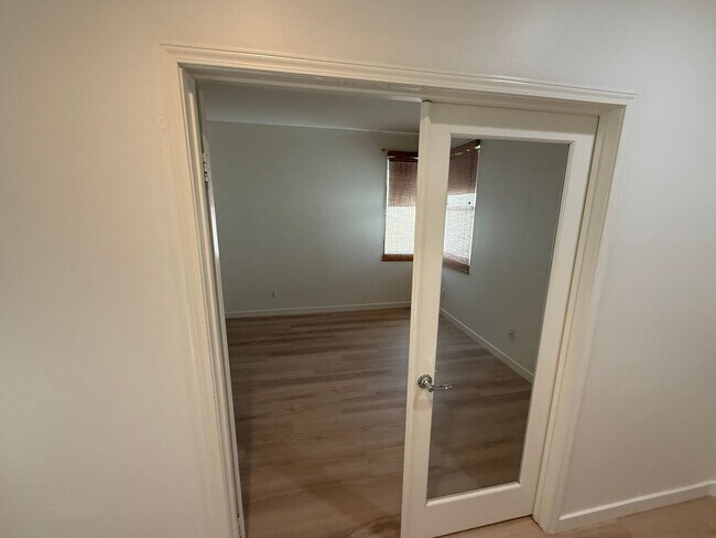 Building Photo - Spacious 3-Bedroom Home in the Andorra Community of Valencia!