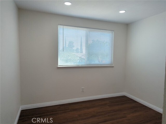 Building Photo - 24622 Skyland Dr