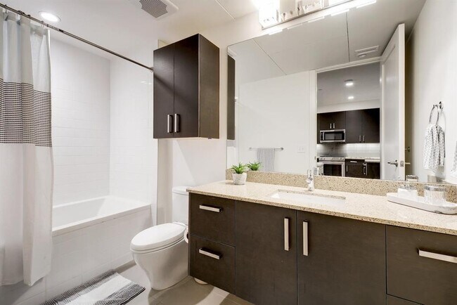 Building Photo - 222 West Ave