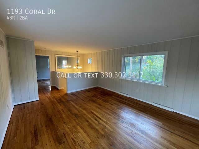 Building Photo - Spacious 4 bedroom home for rent - Akron