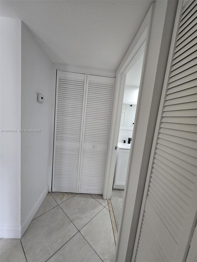 Building Photo - 3500 Whitehall Dr