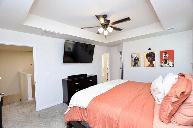 Building Photo - 1049 Crescent Moon Lp