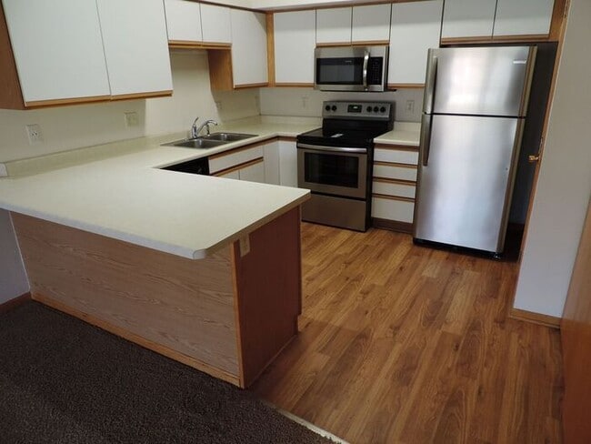 Building Photo - $1250 | 2 Bedroom, 1 Bathroom Condo | No Pets | Available for August 1st, 2026 Move In!