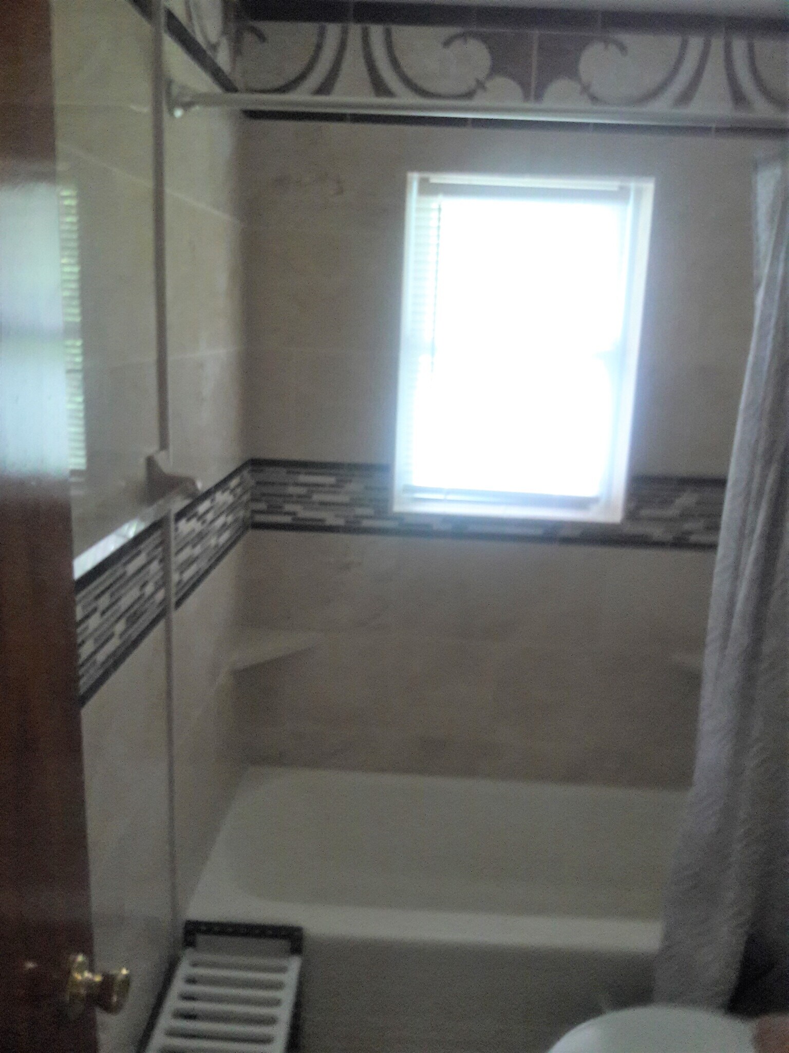 Bathroom - 914 S Main St