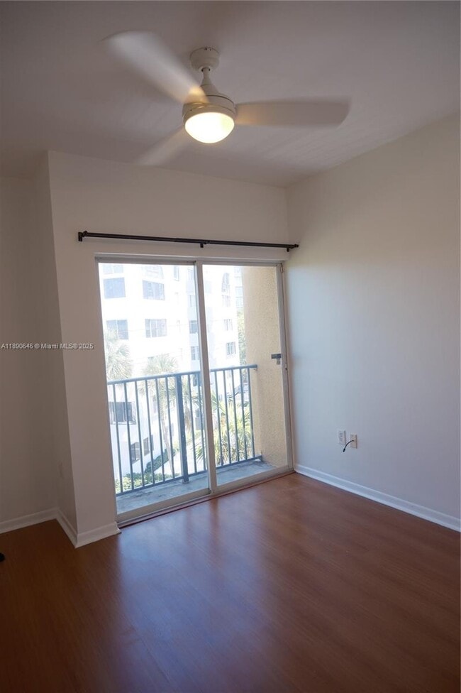 Building Photo - 2756 Day Ave