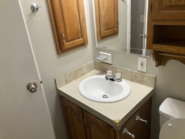 Building Photo - 1406 Winona Ct