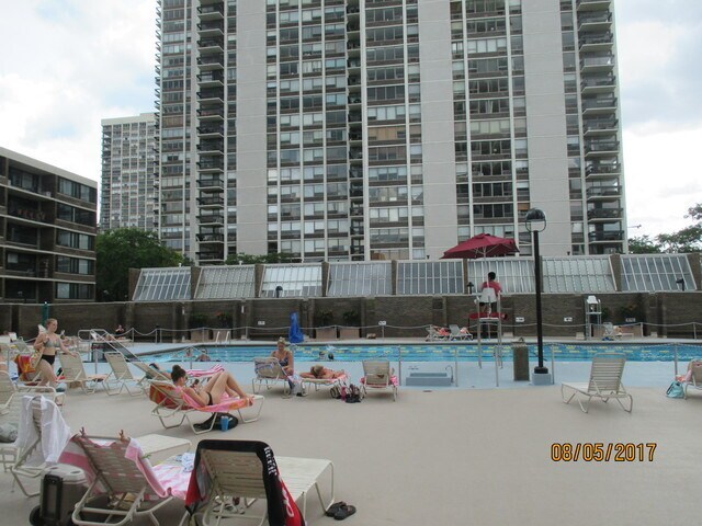 Building Photo - Gold Coast/Old Town Jr. 1 bedroom Available In July