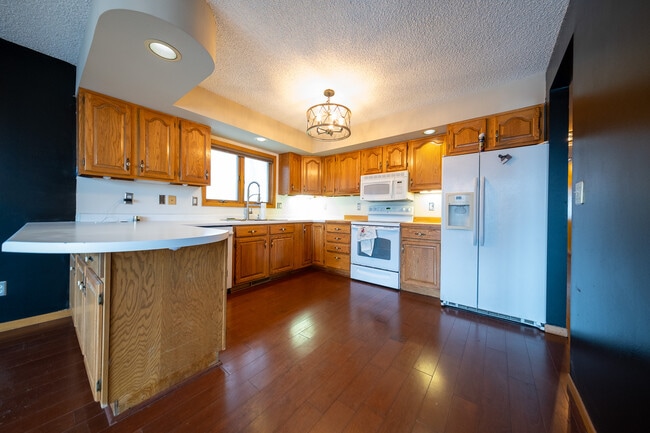 Building Photo - 1528 Desoto St