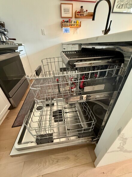 Third rack dishwasher - 3916 14th St NW