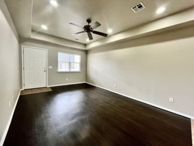 Building Photo - Spacious 3-Bed, 2.5-Bath Fourplex with Gar...