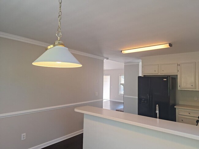 Building Photo - Fantastic Three Bedroom Home in Lexington!