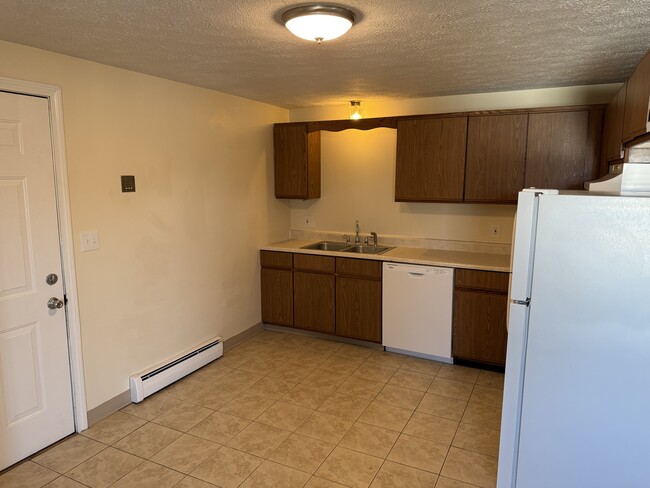 Building Photo - 106 Granite St