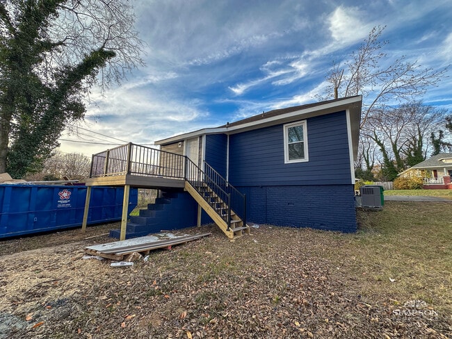 Building Photo - 529 Katonah Ave