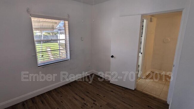 Building Photo - 140 N Oxalis Dr