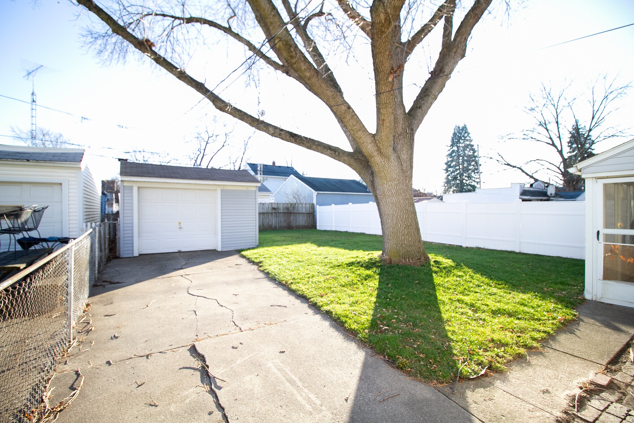 Building Photo - 423 W Capistrano Ave