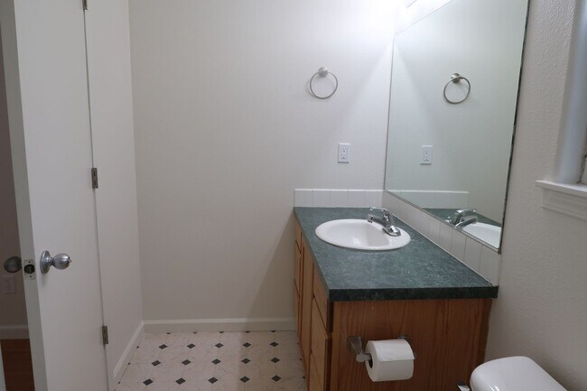 Building Photo - Fontana Duplexes