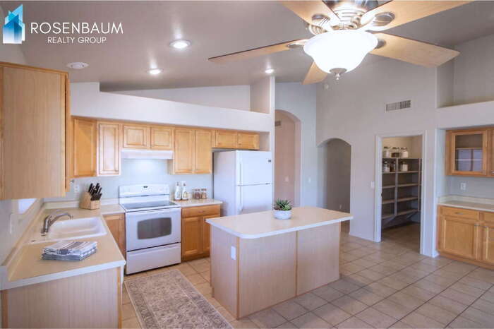 Building Photo - 940 S Lafayette Dr