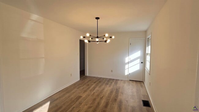 Building Photo - 101 Vivian Dr