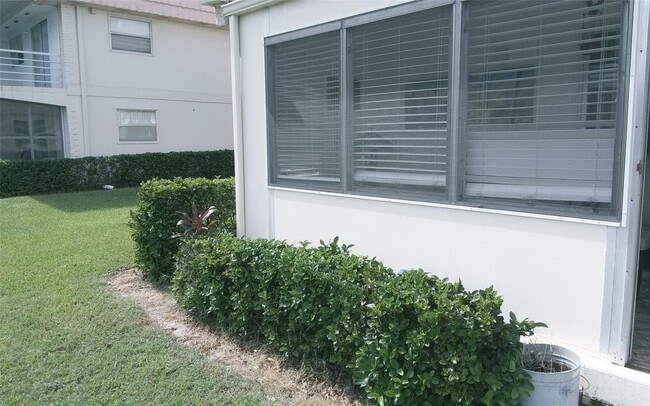 Building Photo - 307 Saxony Dr