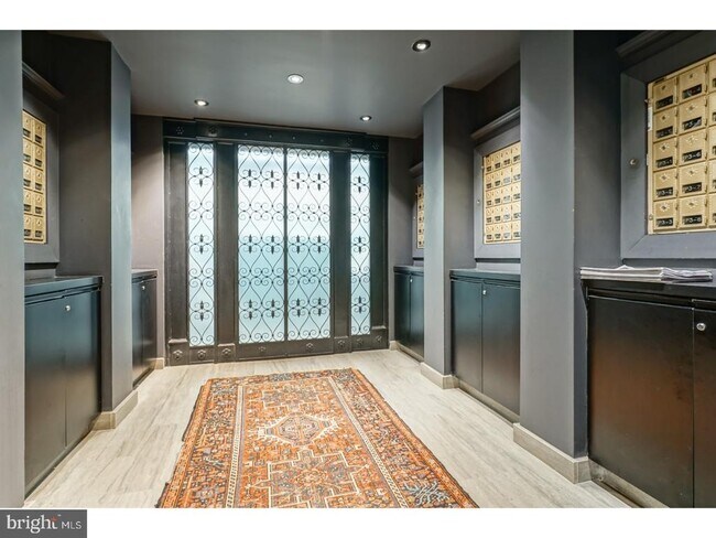 Building Photo - 111 S 15th St