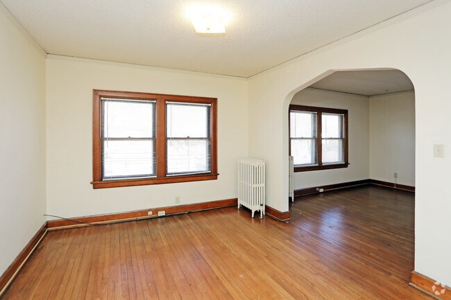 Dining Room - Kingman Gardens