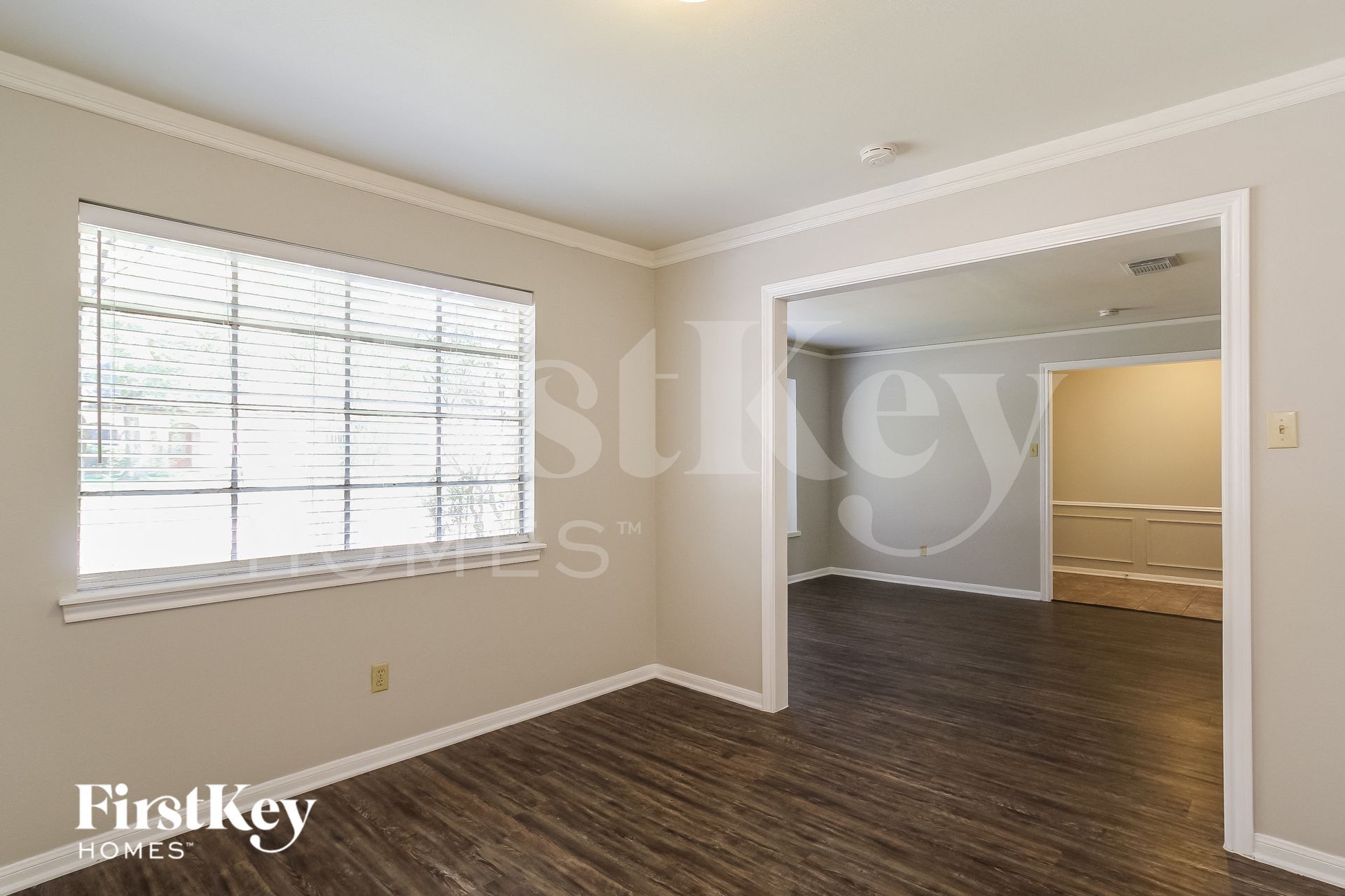 Building Photo - 3811 Fernglade Dr