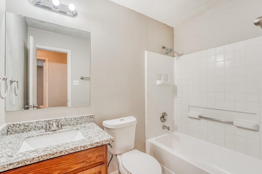 Building Photo - 4931 Winding View Ln