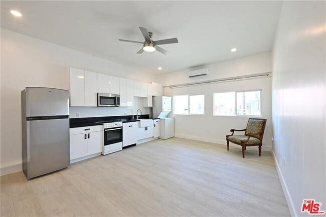 Building Photo - 7929 Blackburn Ave