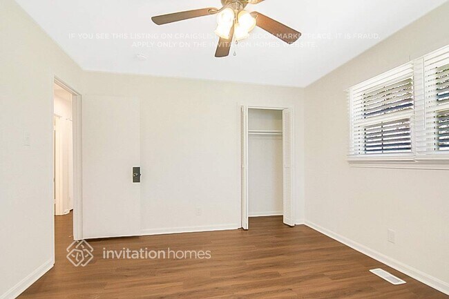 Building Photo - 232 Sandlewood Dr