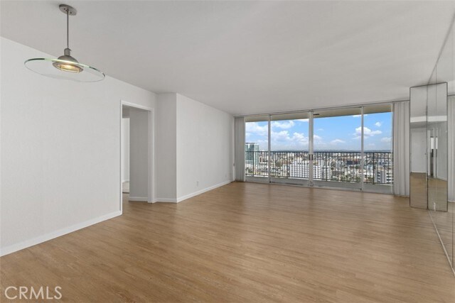 Building Photo - 700 E Ocean Blvd