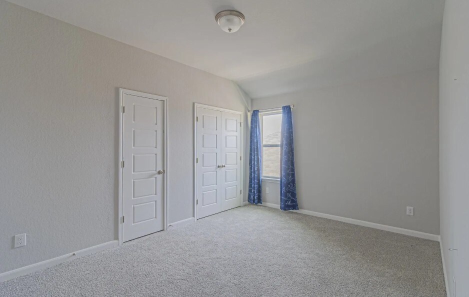 Building Photo - 2511 Seabream Dr