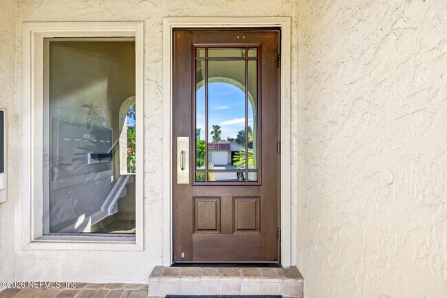 Building Photo - 10 10th St