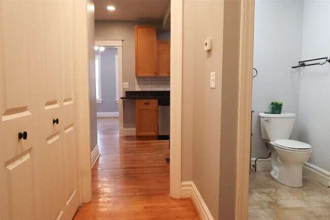 Building Photo - 757 Syracuse Ave