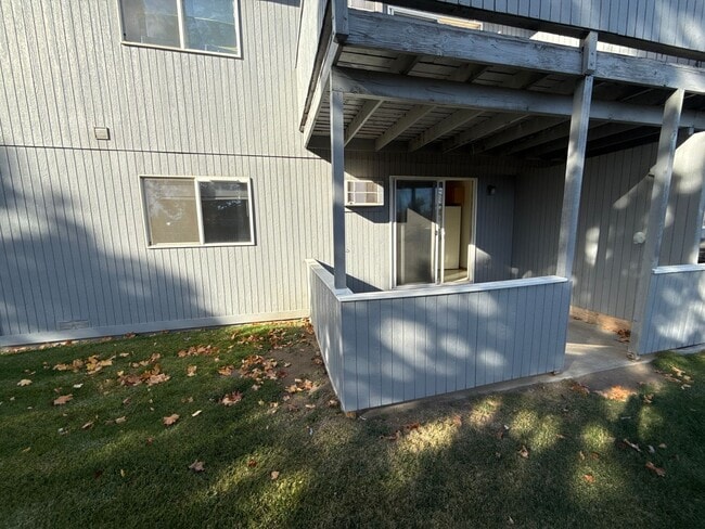Building Photo - 438 NW 17th St