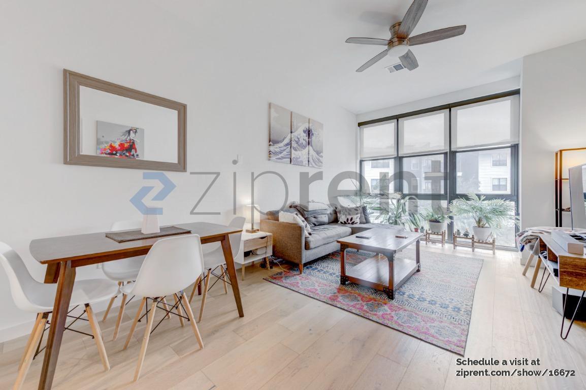 Building Photo - 800 Embassy Dr