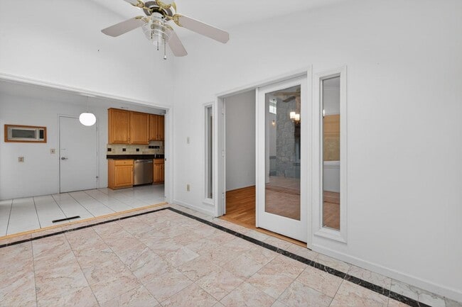 Building Photo - 9404 Woodington Dr
