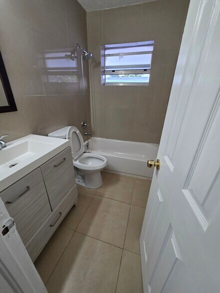 Building Photo - 341 Delaware Ave