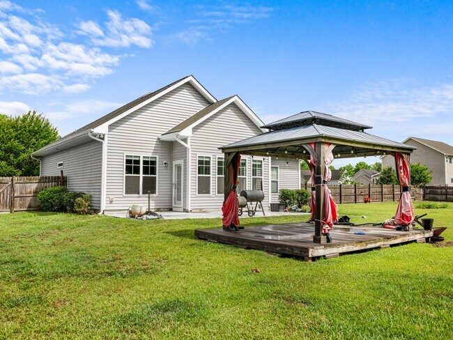 Building Photo - Blue Creek Farms!