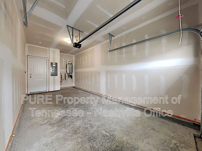 Building Photo - 819 Kennear Ln