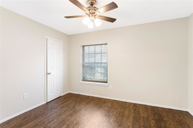 Building Photo - 2323 Grindstone Ln