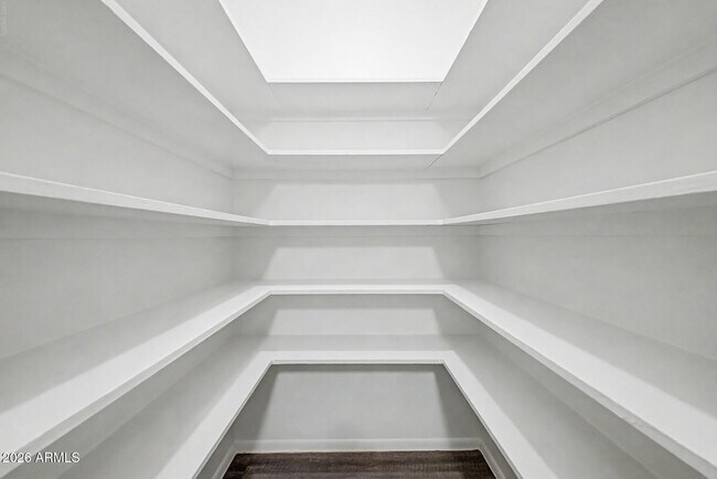Building Photo - 317 N Elm St