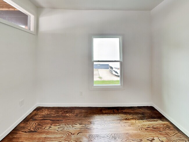 Building Photo - 304 Sciple Terrace NW