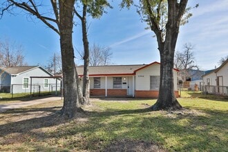 Building Photo - 11914 Meadowpass St