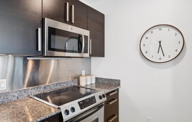 Building Photo - 55 Page St