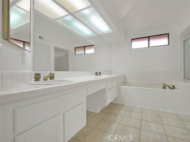 Building Photo - 1548 Vallecito Dr