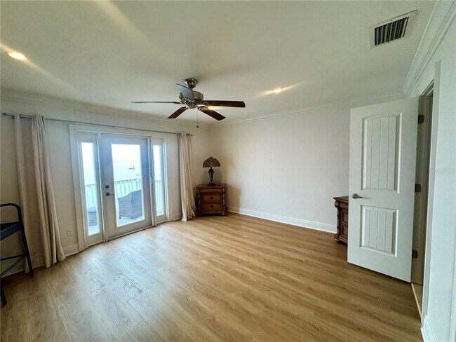 Building Photo - 4974 Coquina Key Dr SE