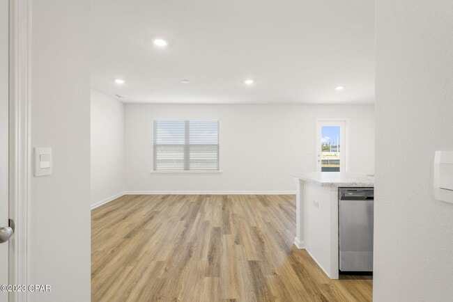 Building Photo - 5033 Rivergrass Dr