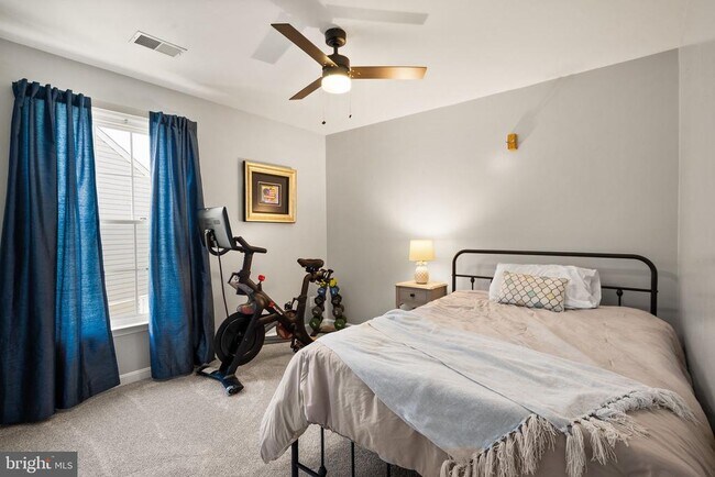 Building Photo - 6050 Smooth Stone Pl
