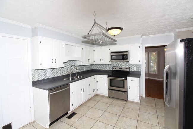 Building Photo - 5827 Hibernia Dr