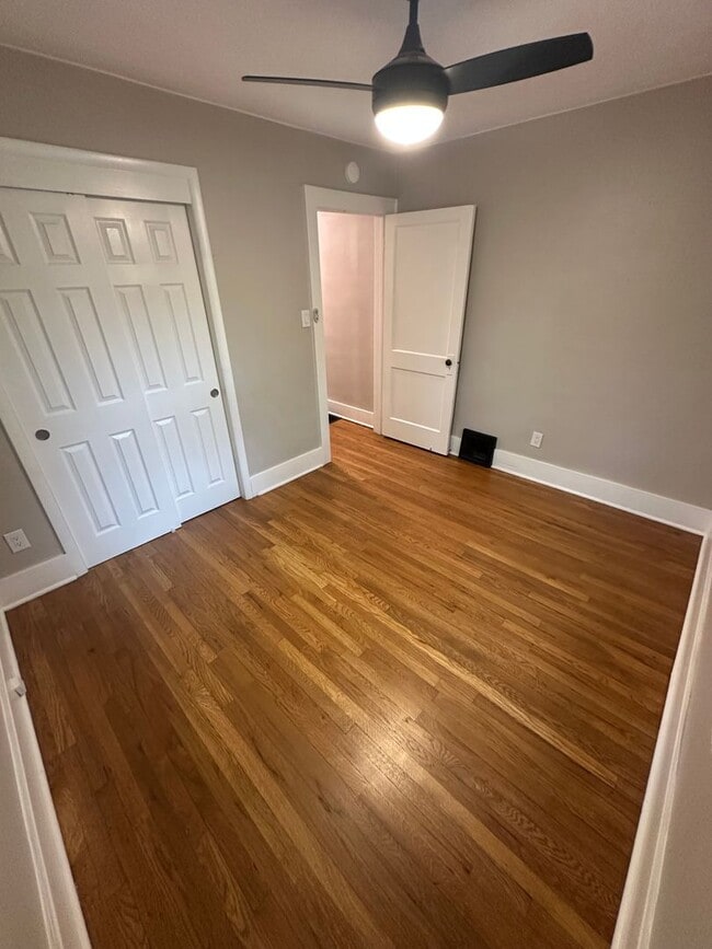 Building Photo - $1919 | 2BR/1BA | Cute Dog Friendly Home near Patty Jewett Golf Course